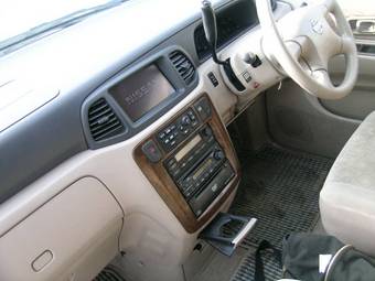 2002 Nissan Liberty Pictures