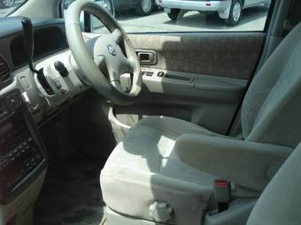 2002 Nissan Liberty Photos