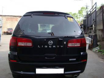 2002 Nissan Liberty Photos