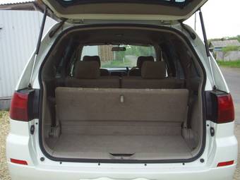 2002 Nissan Liberty Pictures