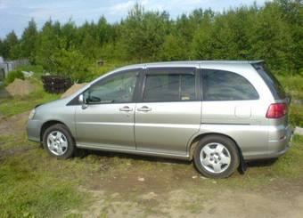2002 Nissan Liberty Pictures