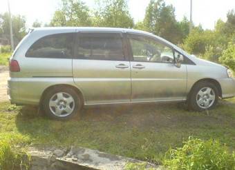 2002 Nissan Liberty Photos