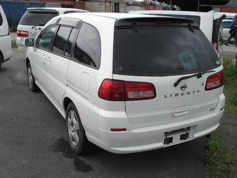 2002 Nissan Liberty Photos