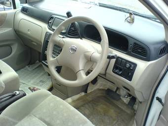 2002 Nissan Liberty Pictures