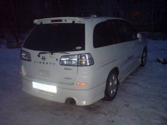 2002 Nissan Liberty Photos