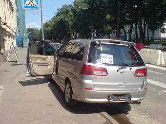 2002 Nissan Liberty Photos