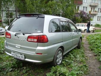 2002 Nissan Liberty Pictures