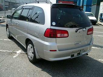 2003 Nissan Liberty Photos