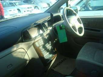 2003 Nissan Liberty Photos