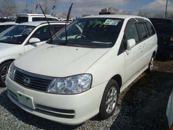 2003 Nissan Liberty Photos