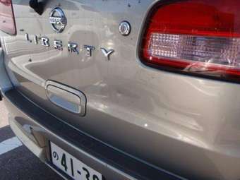 2003 Nissan Liberty Photos