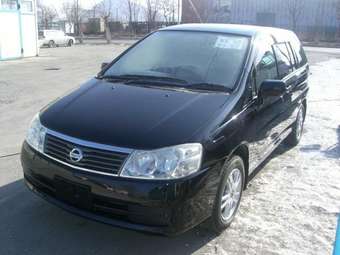 2003 Nissan Liberty Photos