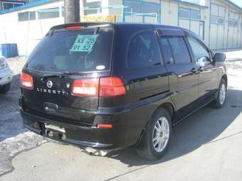 2003 Nissan Liberty Pictures