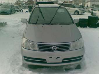 2003 Nissan Liberty Photos