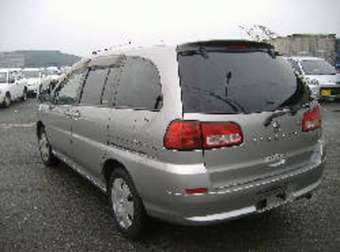 2003 Nissan Liberty Photos
