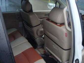 2003 Nissan Liberty Photos