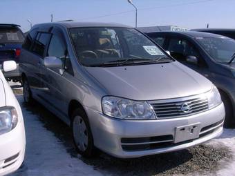 2003 Nissan Liberty Photos