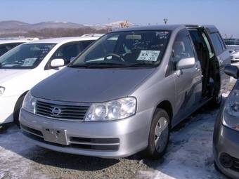 2003 Nissan Liberty Photos