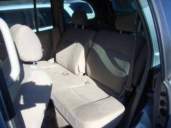 2003 Nissan Liberty Photos