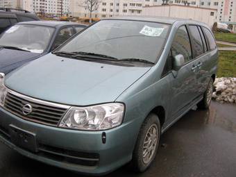 2003 Nissan Liberty Photos