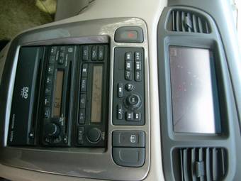 2003 Nissan Liberty Photos