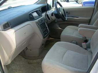 2003 Nissan Liberty Photos