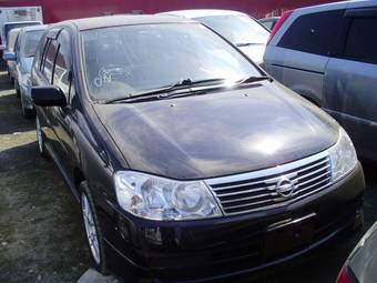 2003 Nissan Liberty Photos