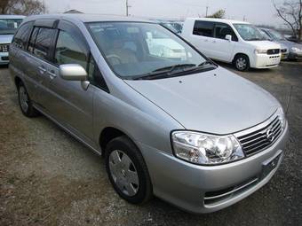 2003 Nissan Liberty Photos