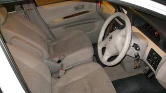 2003 Nissan Liberty Images