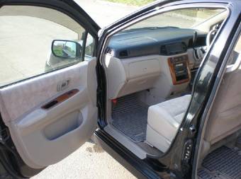 2003 Nissan Liberty Pics