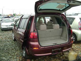 2003 Nissan Liberty Photos