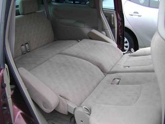2003 Nissan Liberty Photos