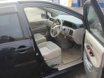 2003 Nissan Liberty Photos