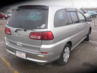 2003 Nissan Liberty Photos
