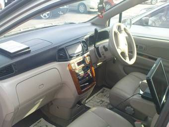 2003 Nissan Liberty Photos