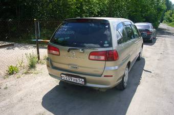 2003 Nissan Liberty Photos