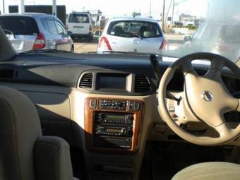 2003 Nissan Liberty Photos