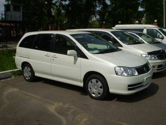 2003 Nissan Liberty Photos