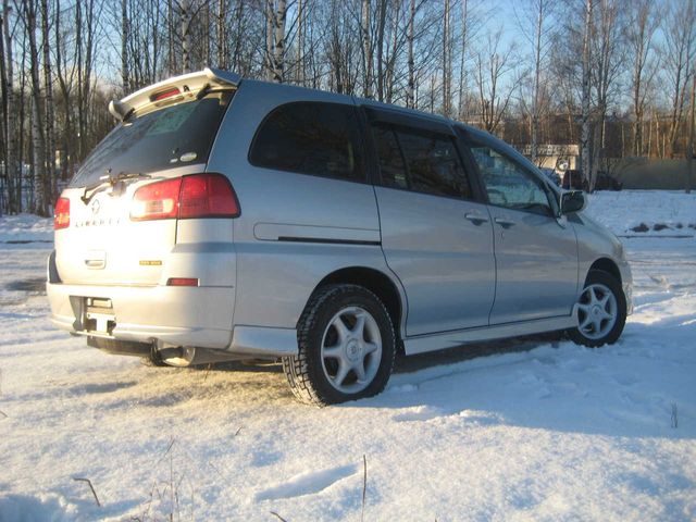 2004 Nissan Liberty