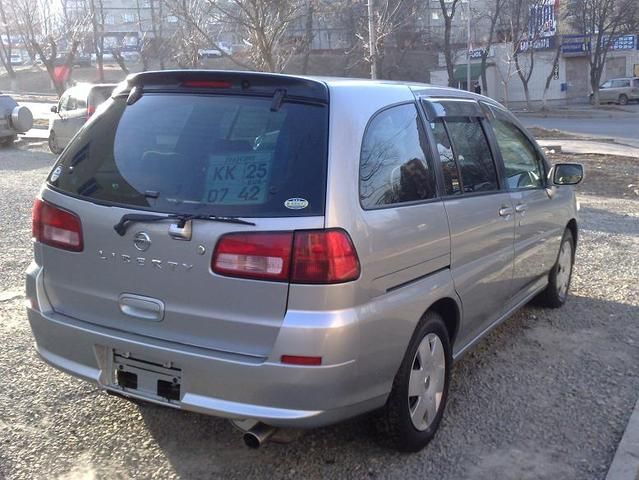 2004 Nissan Liberty