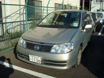 2004 Nissan Liberty Photos