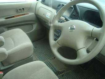 2004 Nissan Liberty Photos