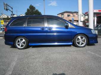 2004 Nissan Liberty Photos