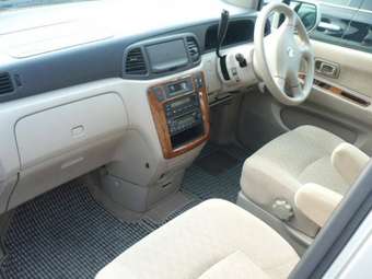 2004 Nissan Liberty Pictures