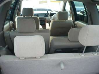 2004 Nissan Liberty Pictures