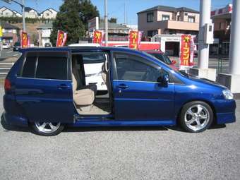 2004 Nissan Liberty Pictures