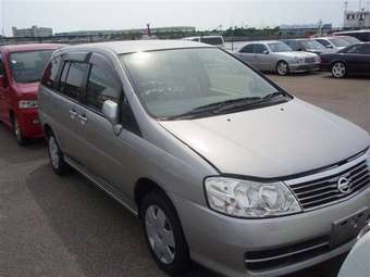 2004 Nissan Liberty Photos