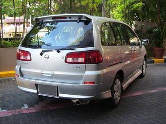 2004 Nissan Liberty Pictures