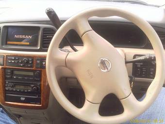 2004 Nissan Liberty Pictures