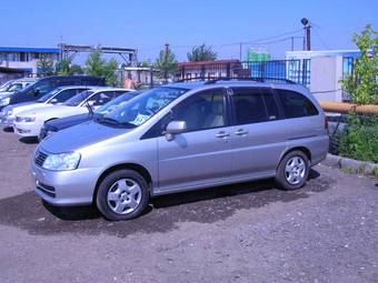 2004 Nissan Liberty Pictures